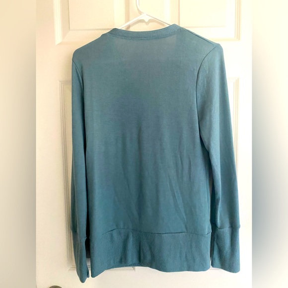Large snap button cardigan- blue gray - Picture 3 of 5